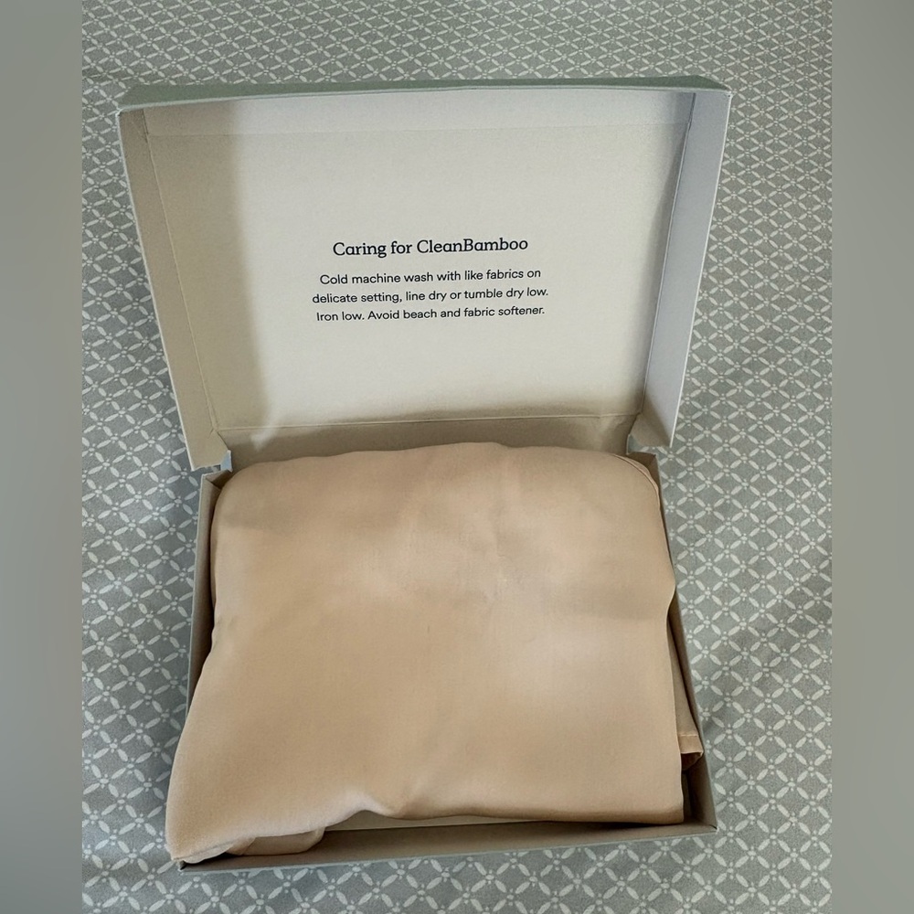 New Medium Ettitude Beige Sateen Bamboo V Neck Camisole - Picture 13 of 16